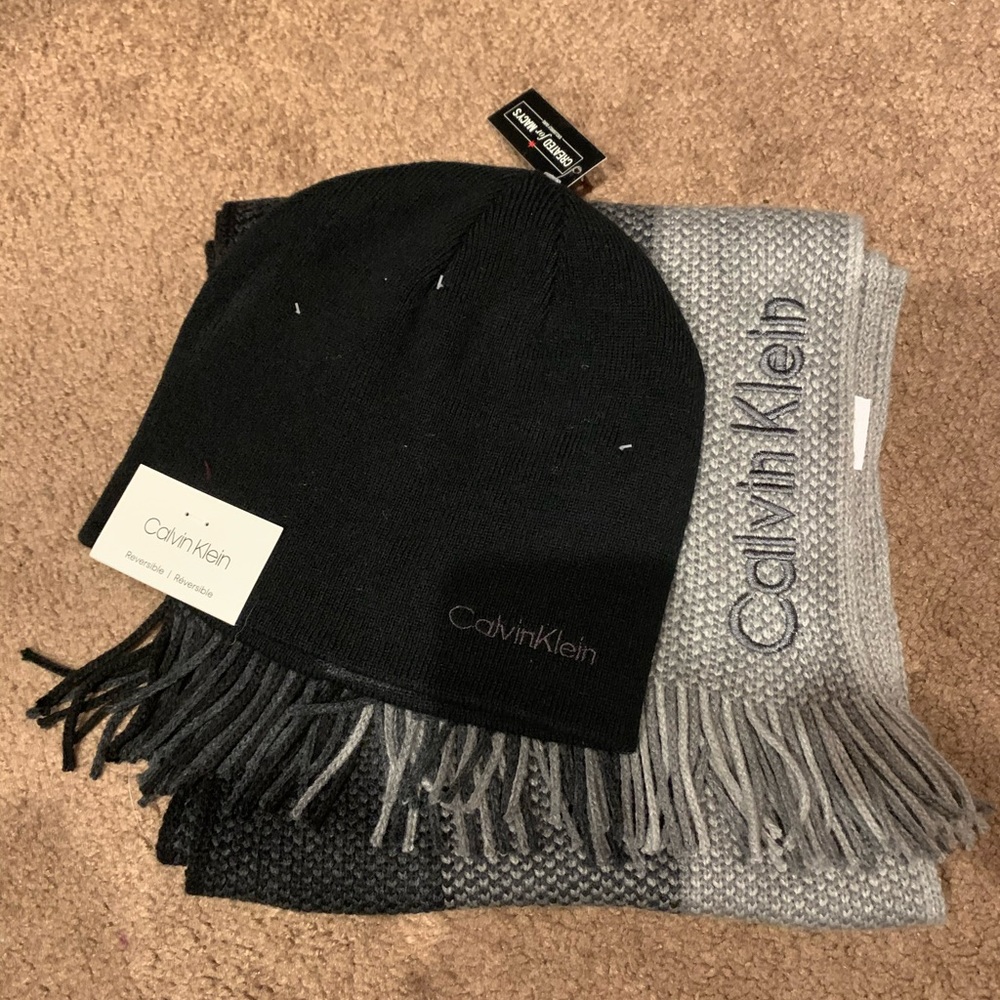 Calvin Klein Hat & scarf set